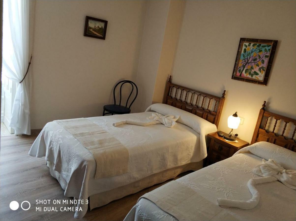 Pension Pura Cuntis Bagian luar foto