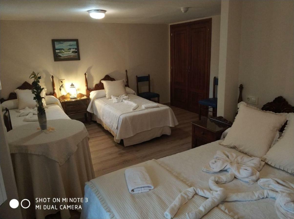 Pension Pura Cuntis Bagian luar foto