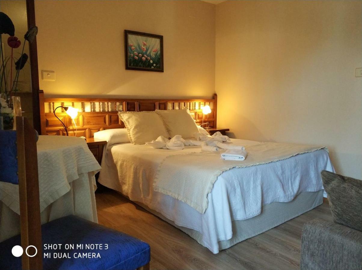 Pension Pura Cuntis Bagian luar foto